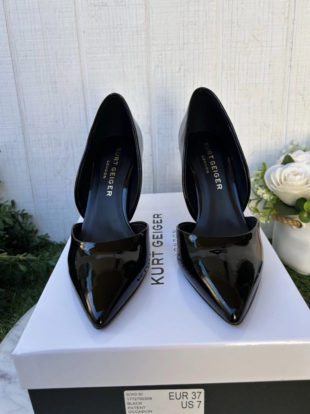 KURT GEIGER LONDON BOND
Black Patent Leather Pumps size
US  7 NEW/with box $220 - Picture 5 of 14